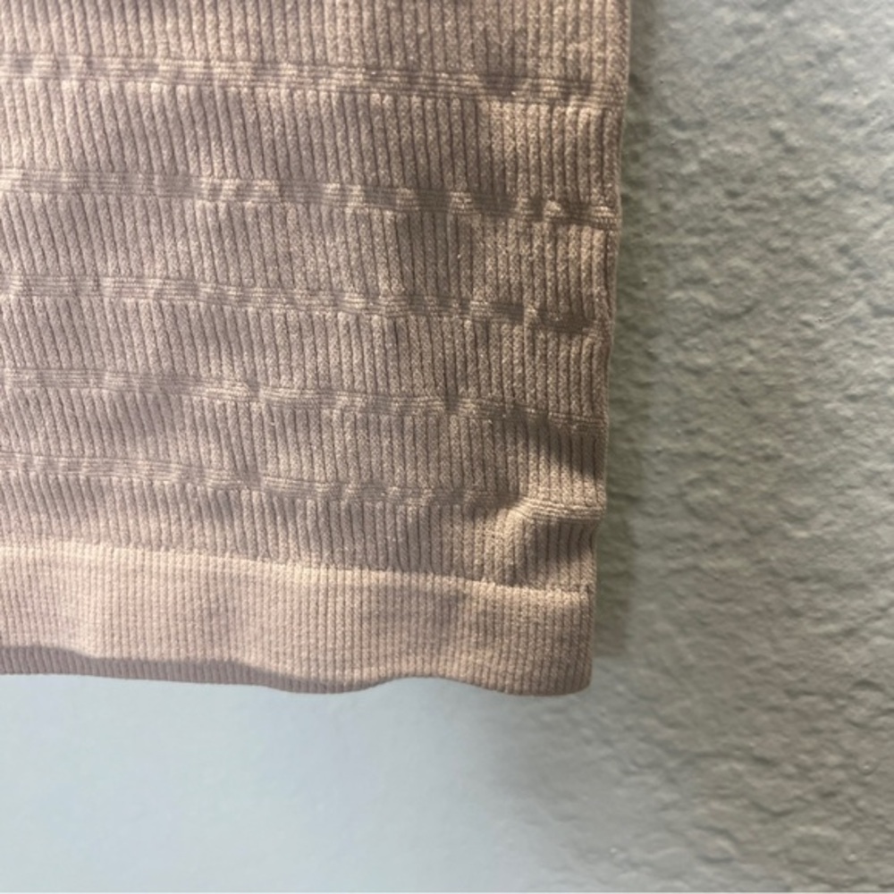 Free People Nude Square One Seamless Cami - Picture 4 of 8